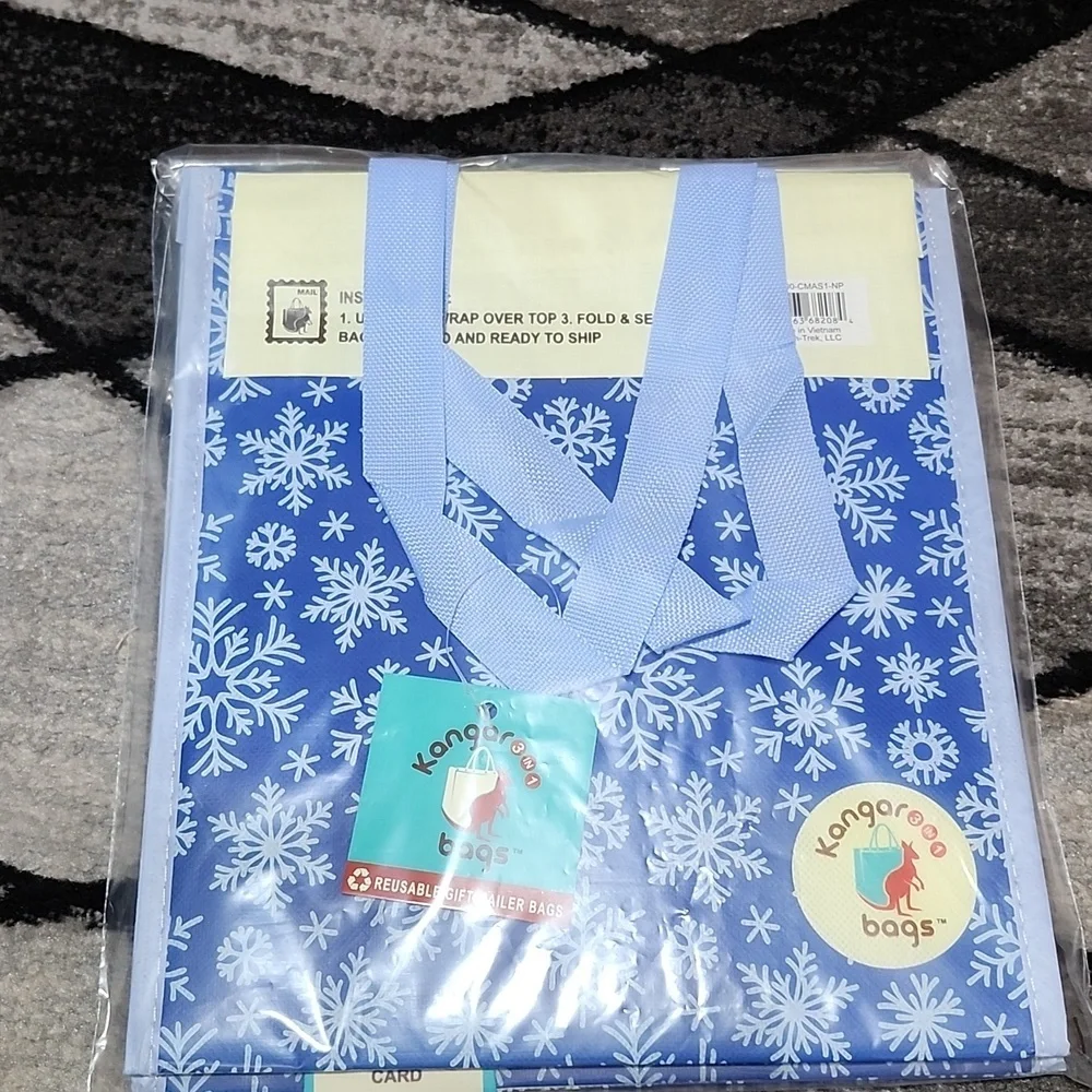 SNOWFLAKE KANGAROOO 3-IN-1 REUSABLE GIFT MAILER BAG SET-OF-2 BUNDLE